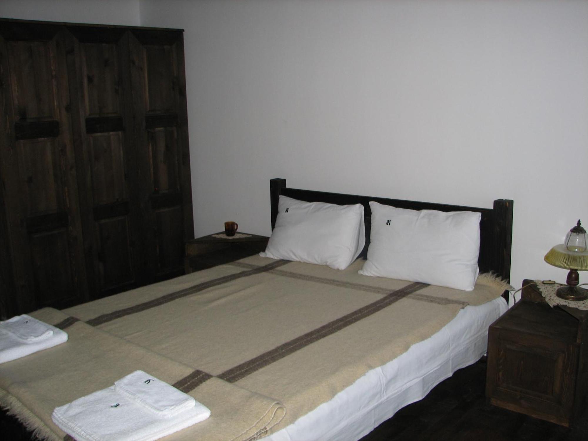 Family Hotel Kalifer Калофер Экстерьер фото