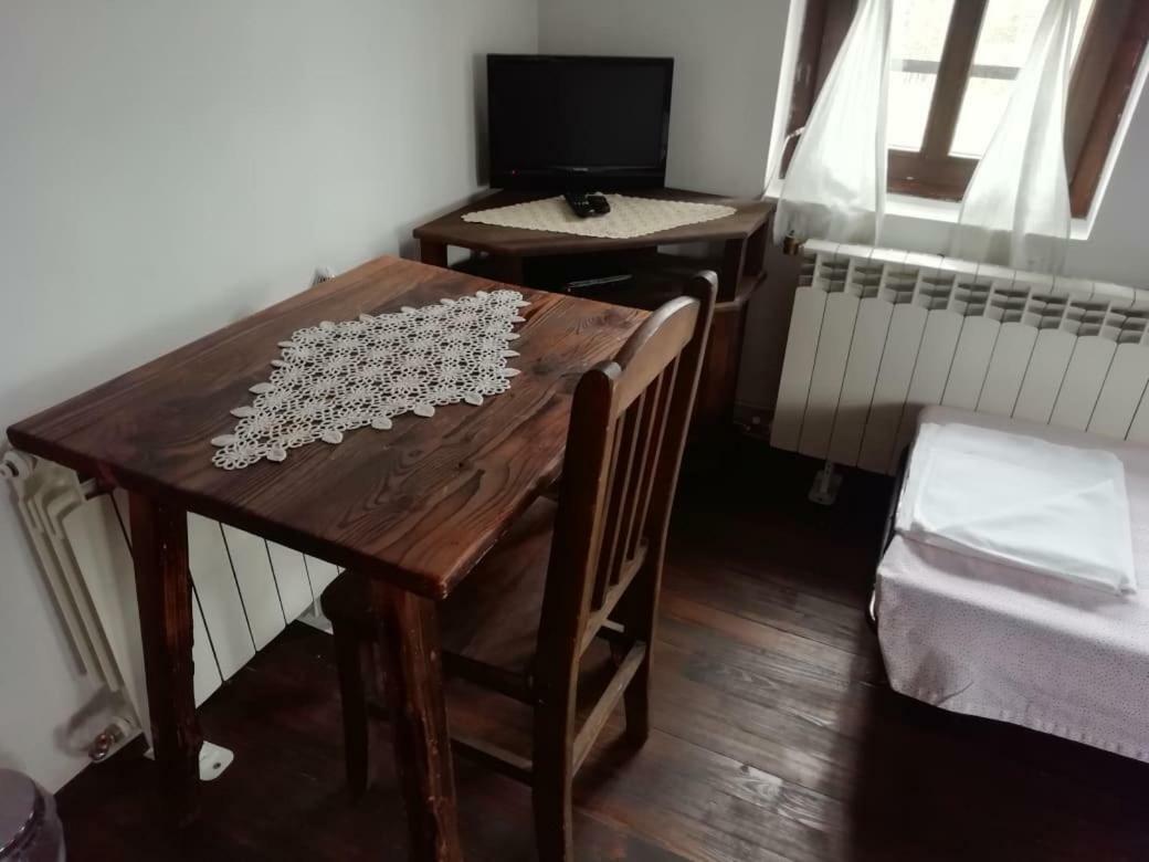 Family Hotel Kalifer Калофер Экстерьер фото