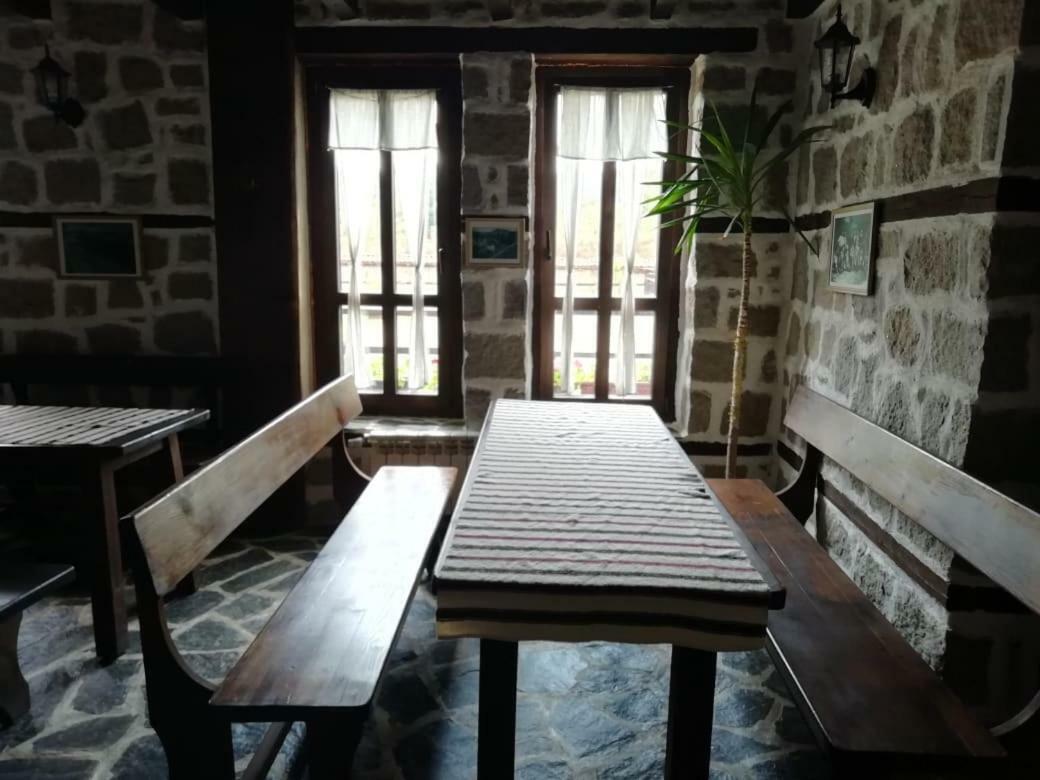 Family Hotel Kalifer Калофер Экстерьер фото